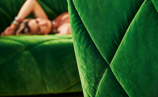 Moderne Dekokissen und tolle Teppiche als Wohnaccessoire für Ihr Zuhause können Sie beim Bretzstore München kaufen!
